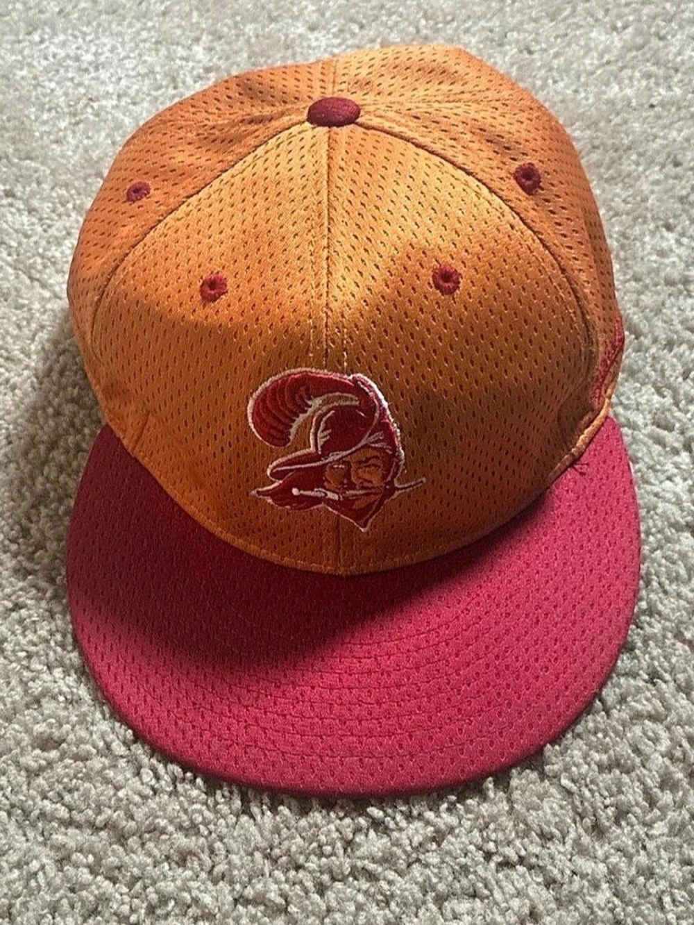 Mitchell & Ness Tampa Bay Buccaneers fitted cap Fitted Hat Orange & Red Size 7